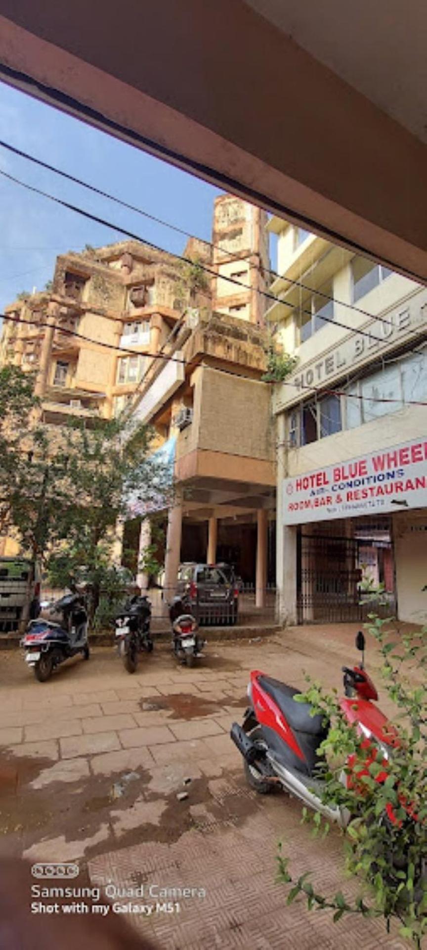 Hotel Blue Wheel,Bhubaneswar Buitenkant foto