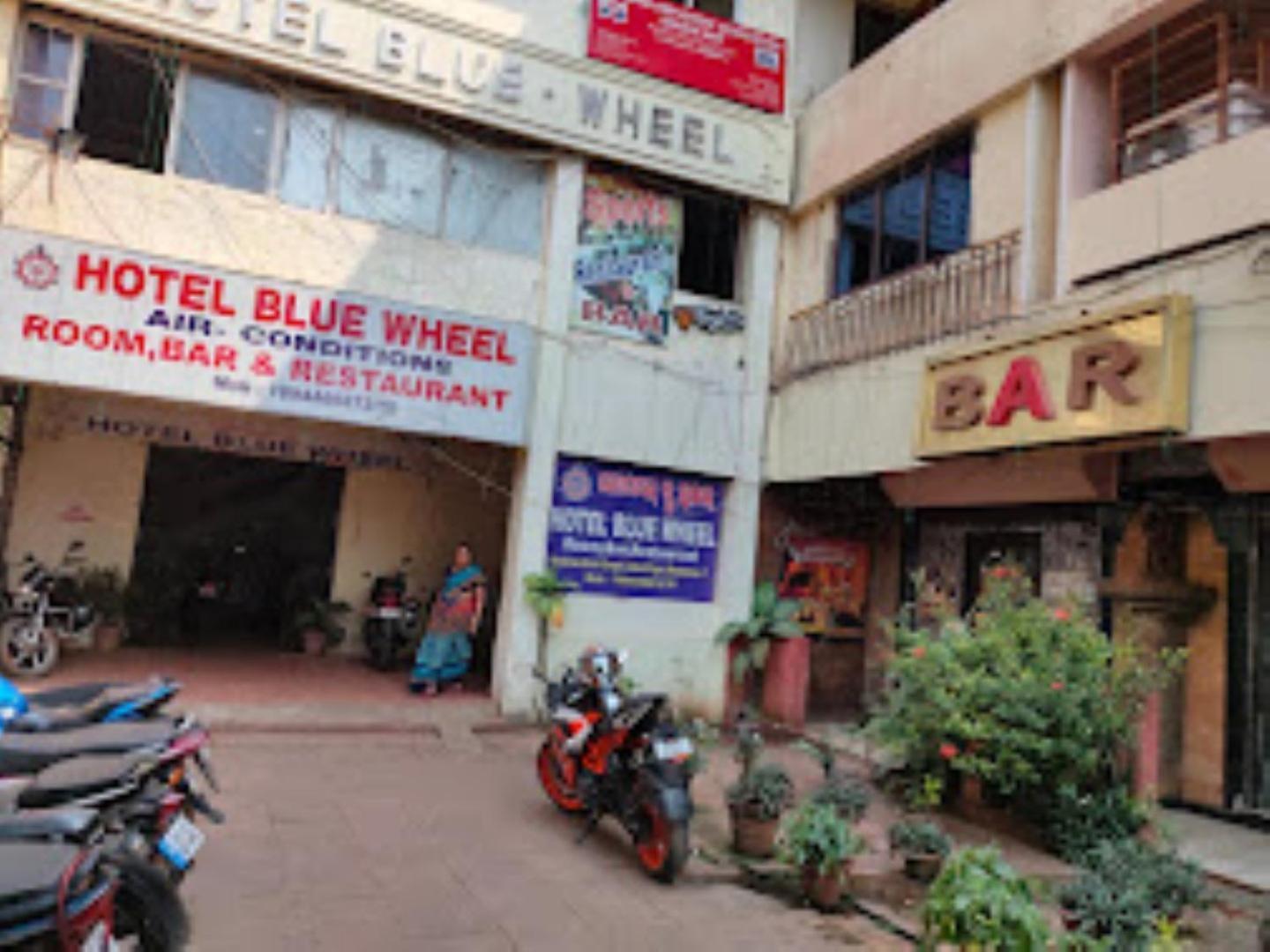 Hotel Blue Wheel,Bhubaneswar Buitenkant foto